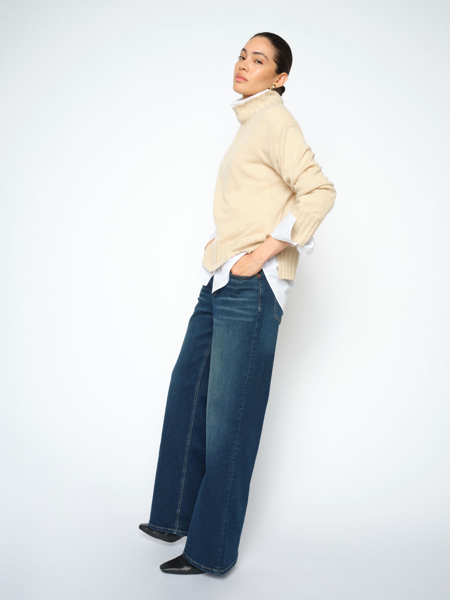 Modelshot / Indigo Blue / Detail